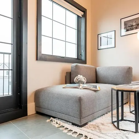 Chic Mezzanine Loft With Rooftop And Shoreline Nearby At 